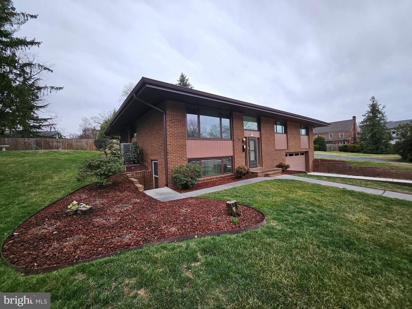 130 Morgan Street photo 3
