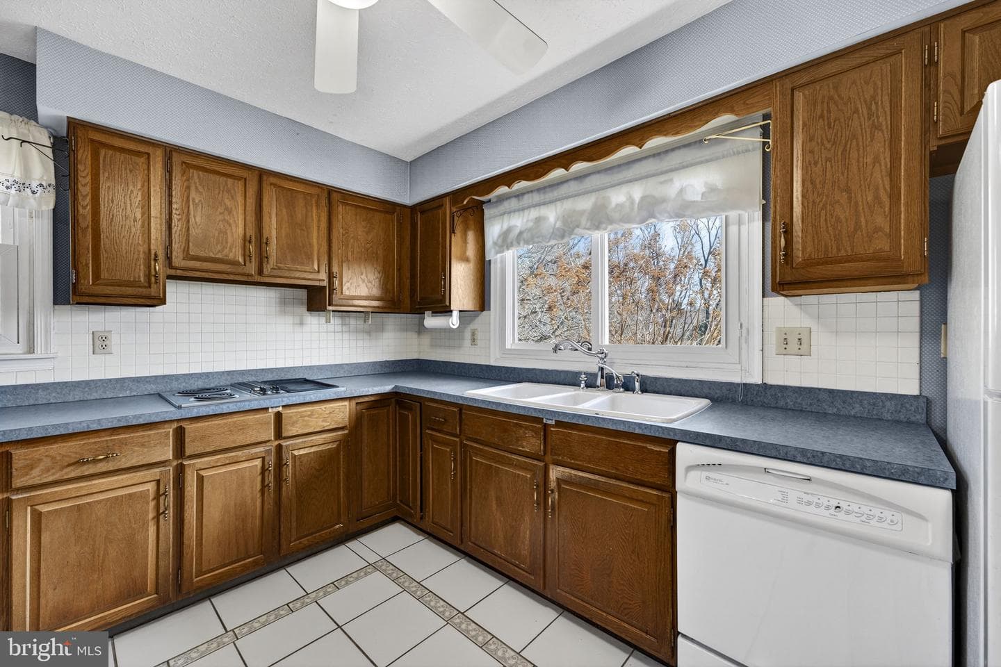 308 Ridge Avenue photo 14