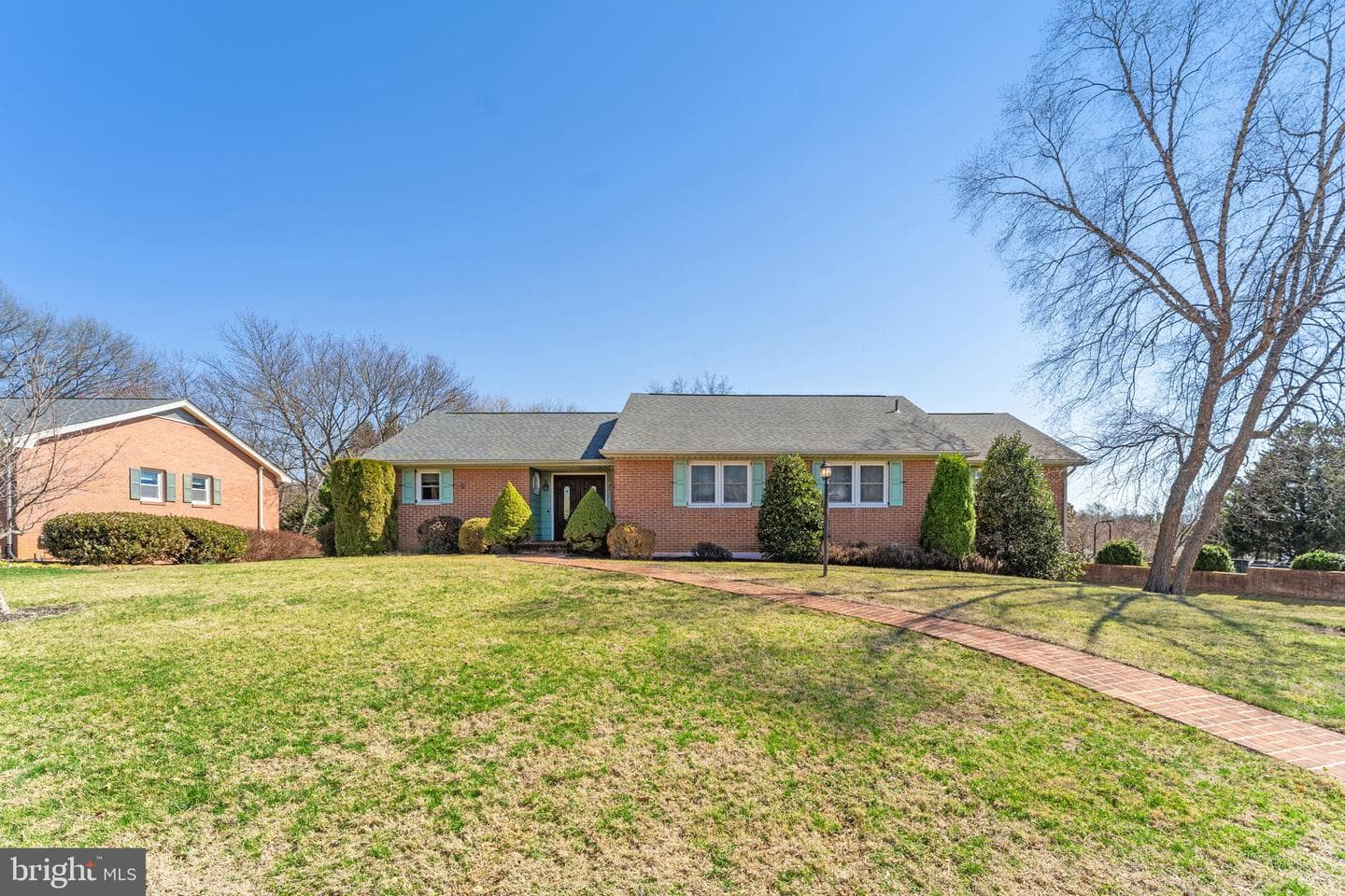 308 Ridge Avenue photo 2