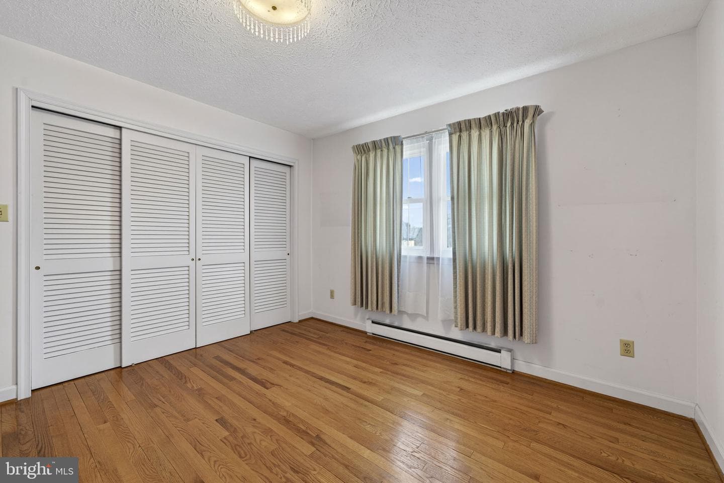 308 Ridge Avenue photo 23