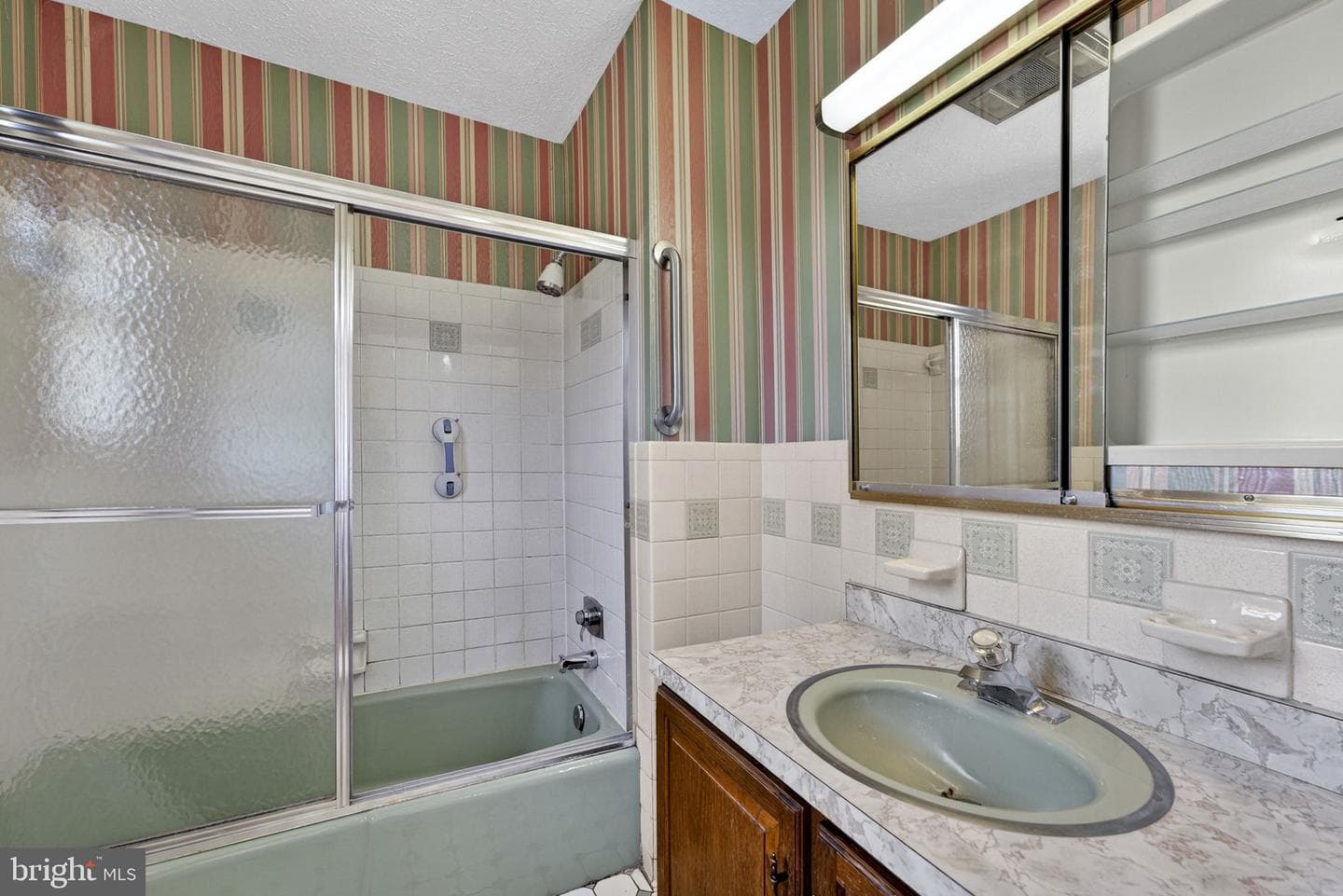 308 Ridge Avenue photo 33