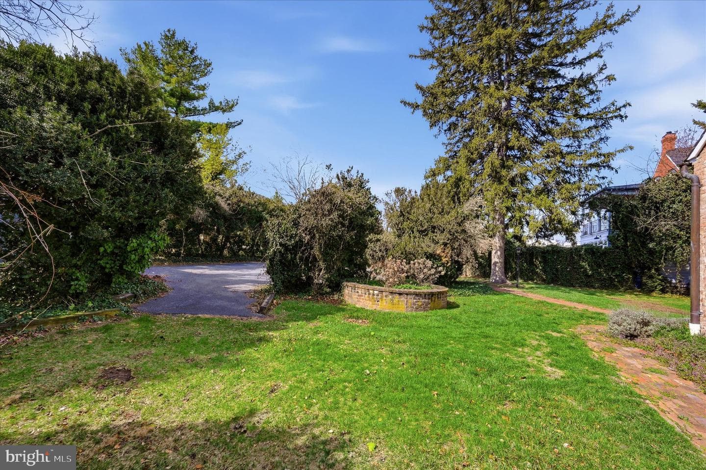 217 W Boscawen Street photo 90