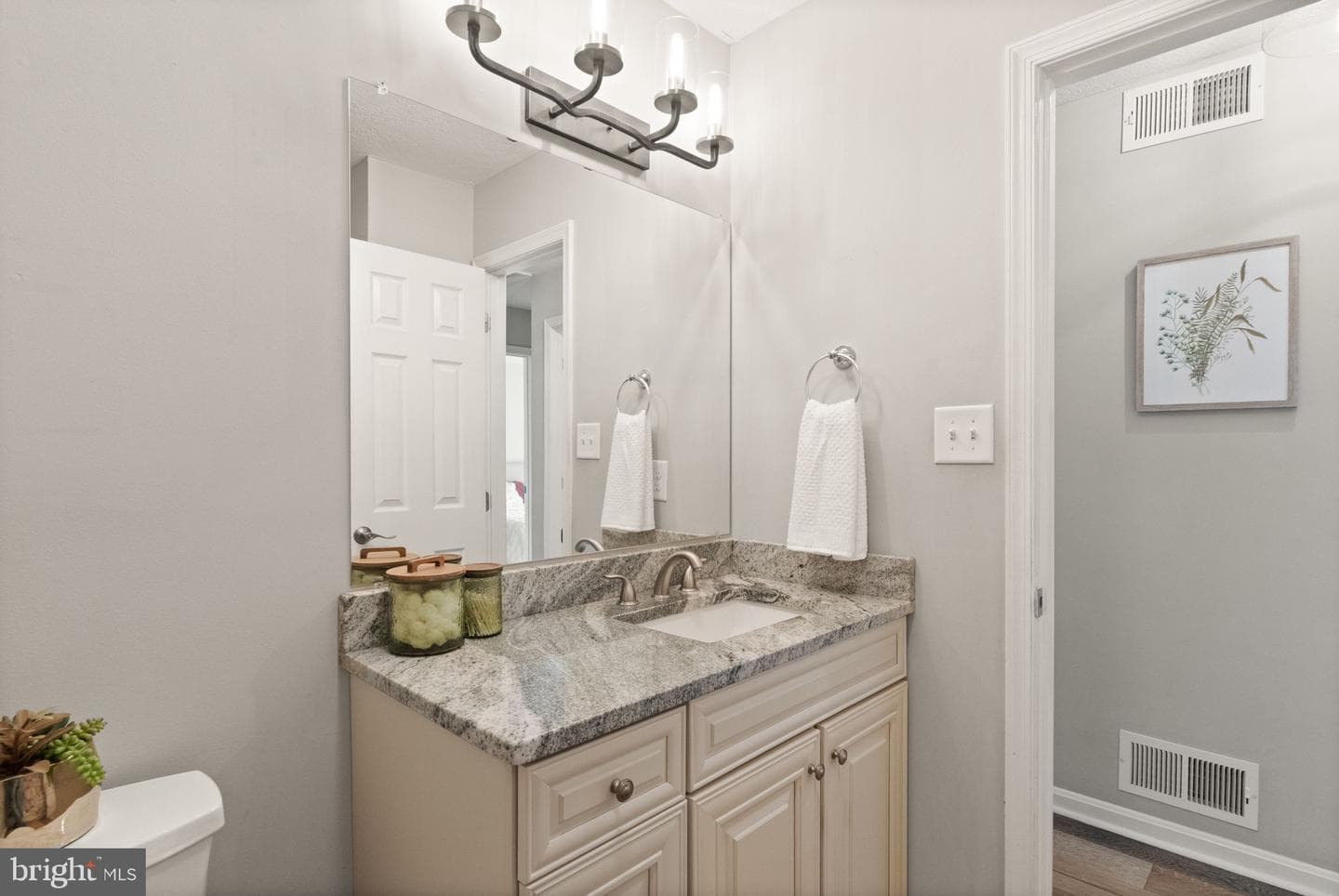 413 George Street photo 29