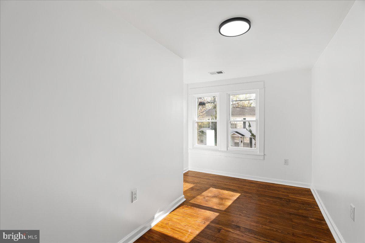 1025 S Loudoun Street photo 21