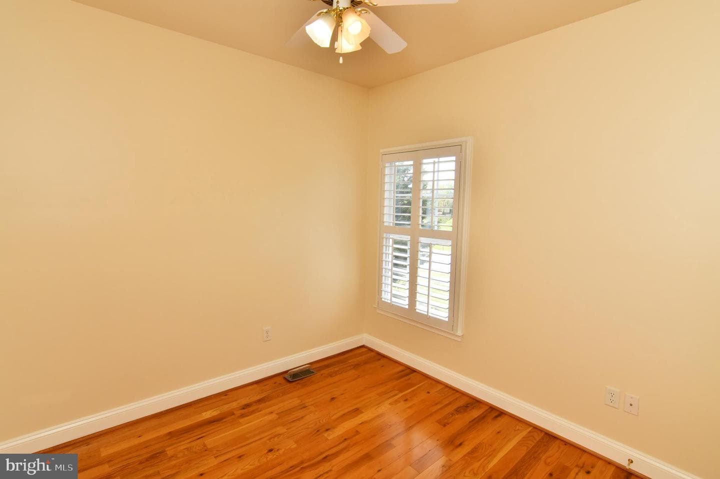 813 Chelsea Drive photo 33