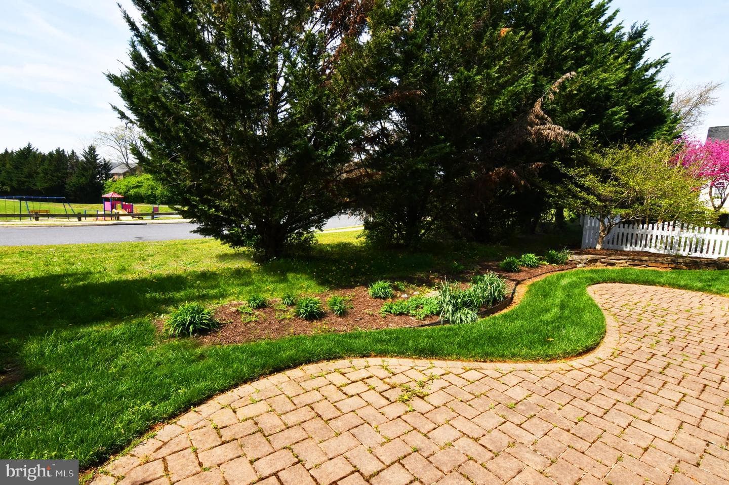 813 Chelsea Drive photo 8