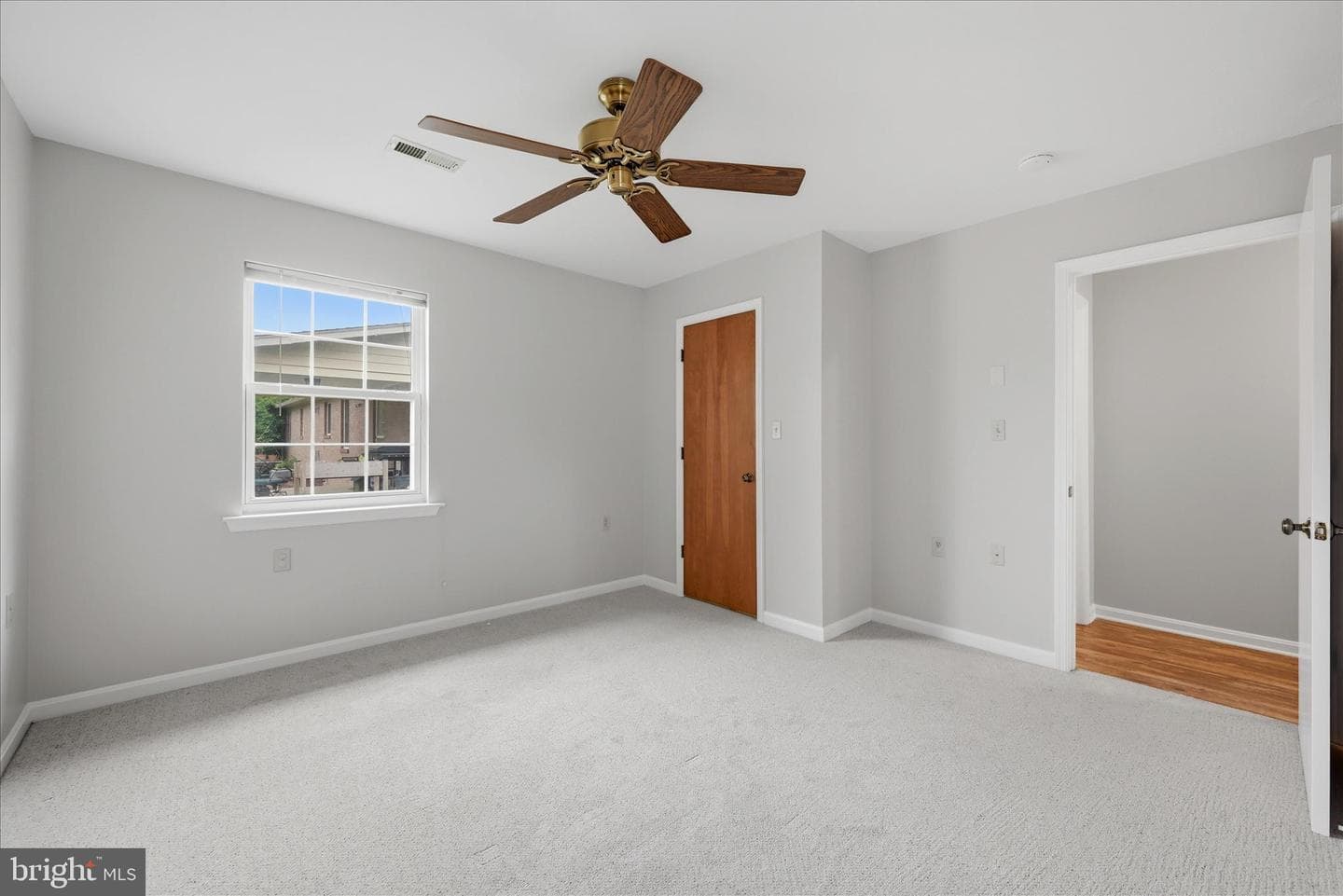 202 Russelcroft Road photo 26
