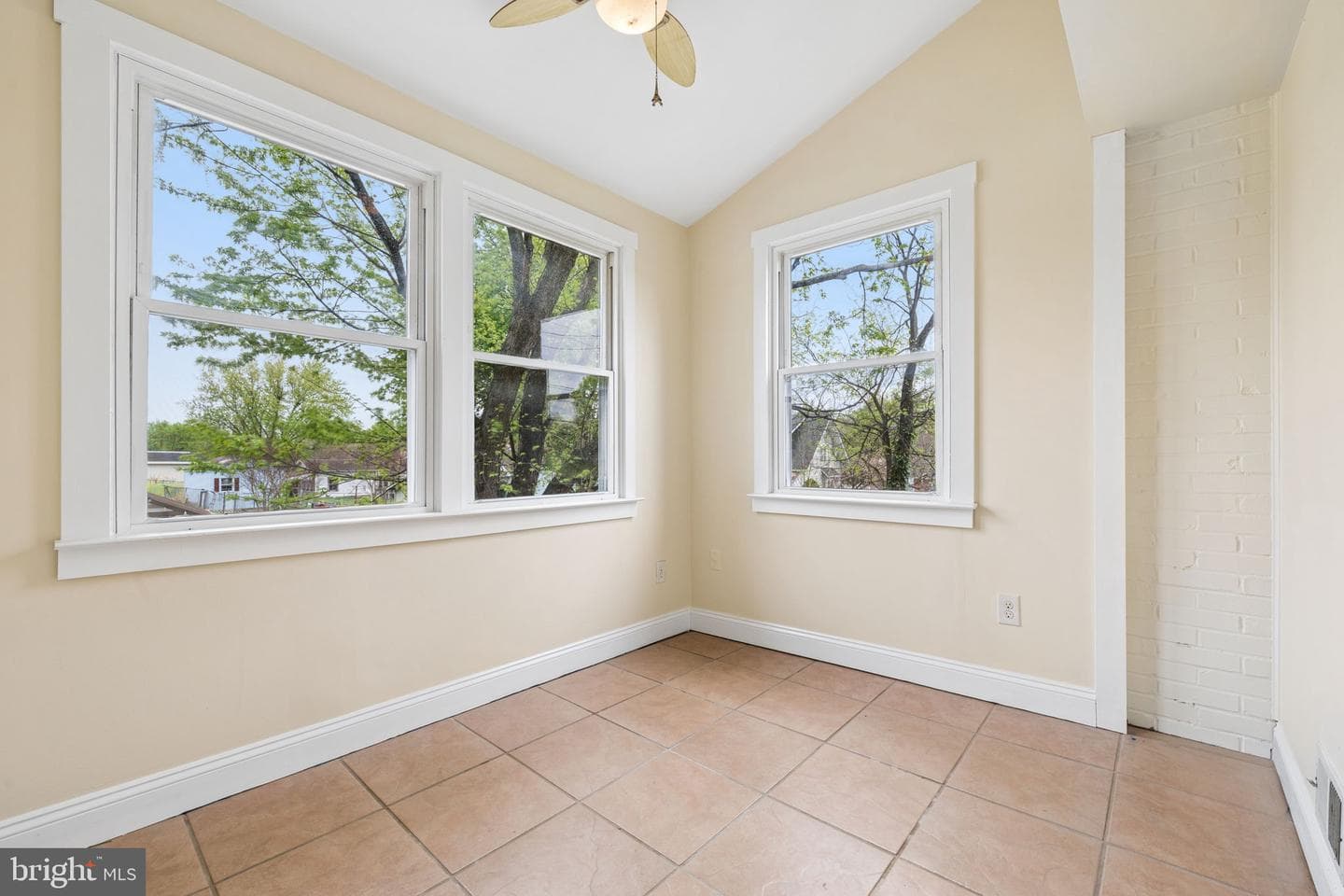 707 E Cork Street photo 28