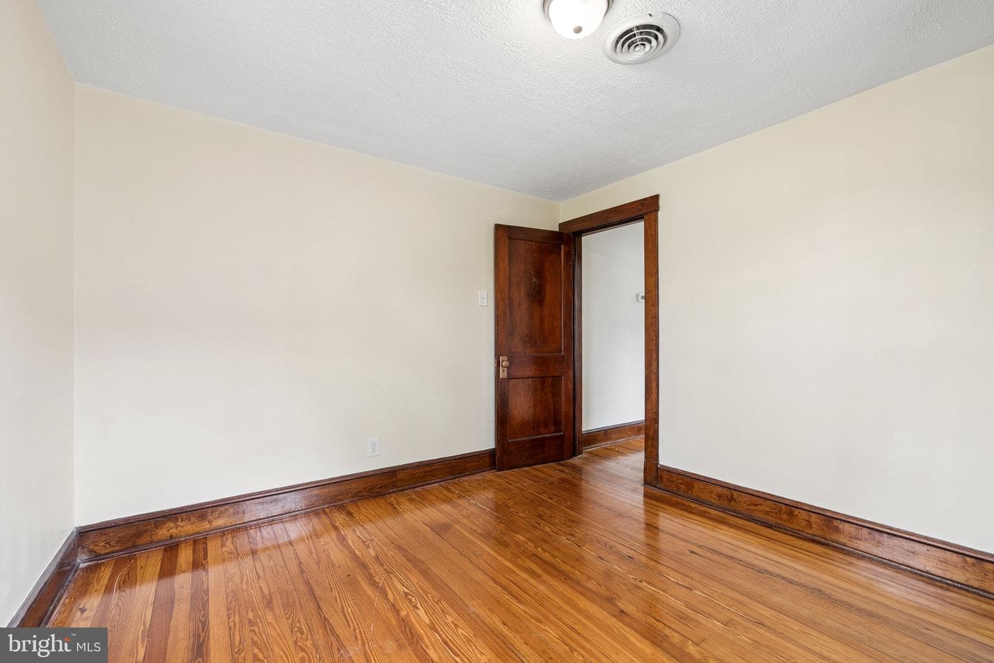 707 E Cork Street photo 36