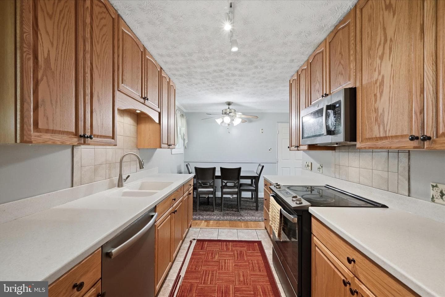 433 Beechcroft Road photo 15