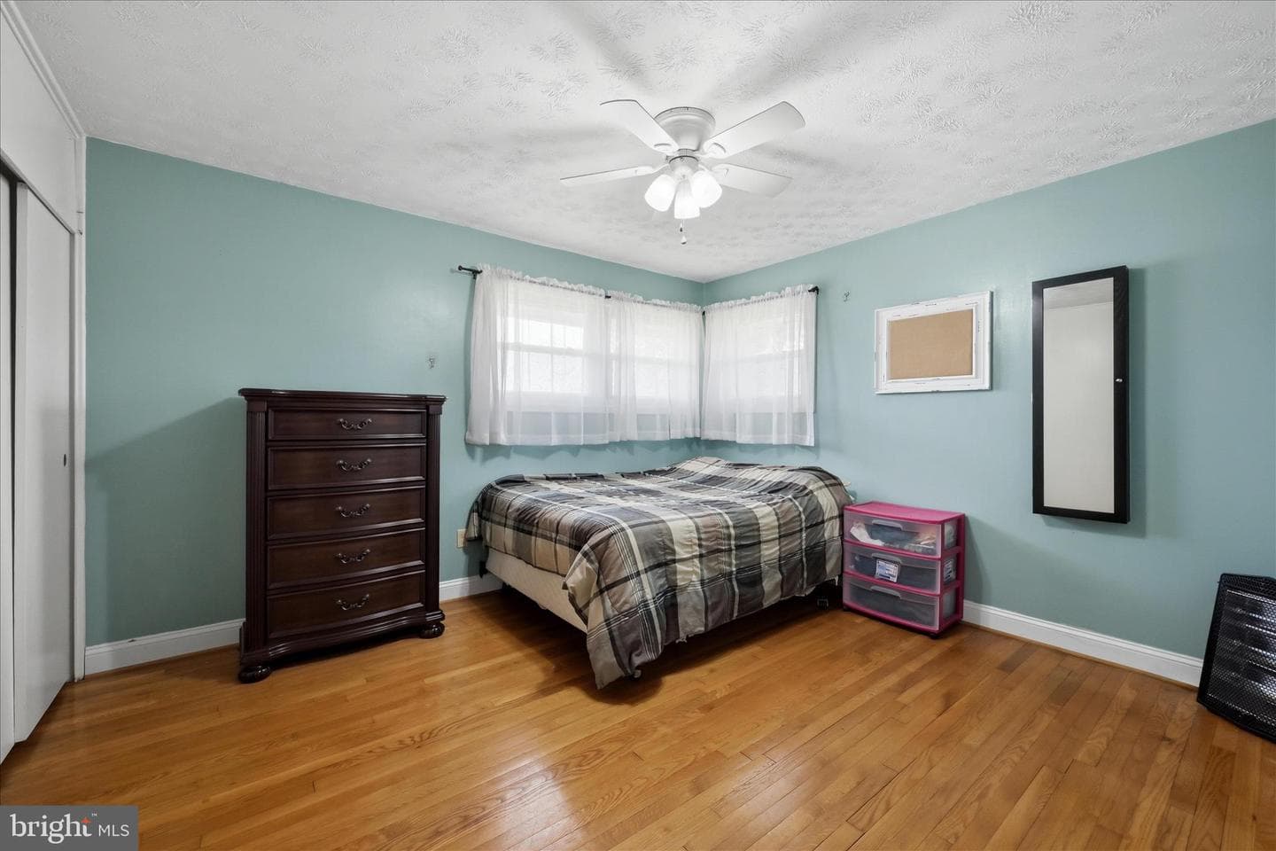 433 Beechcroft Road photo 20