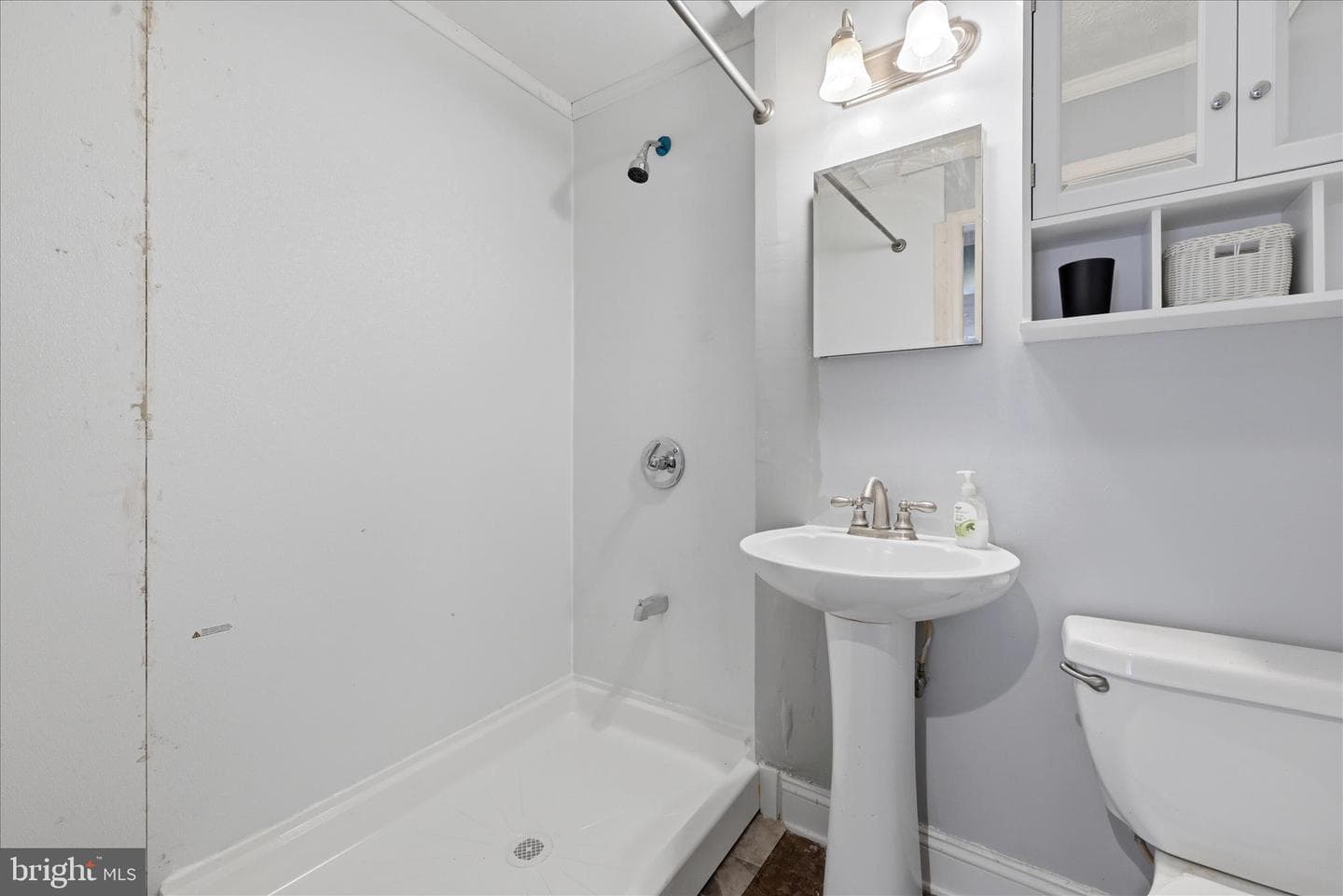 433 Beechcroft Road photo 24