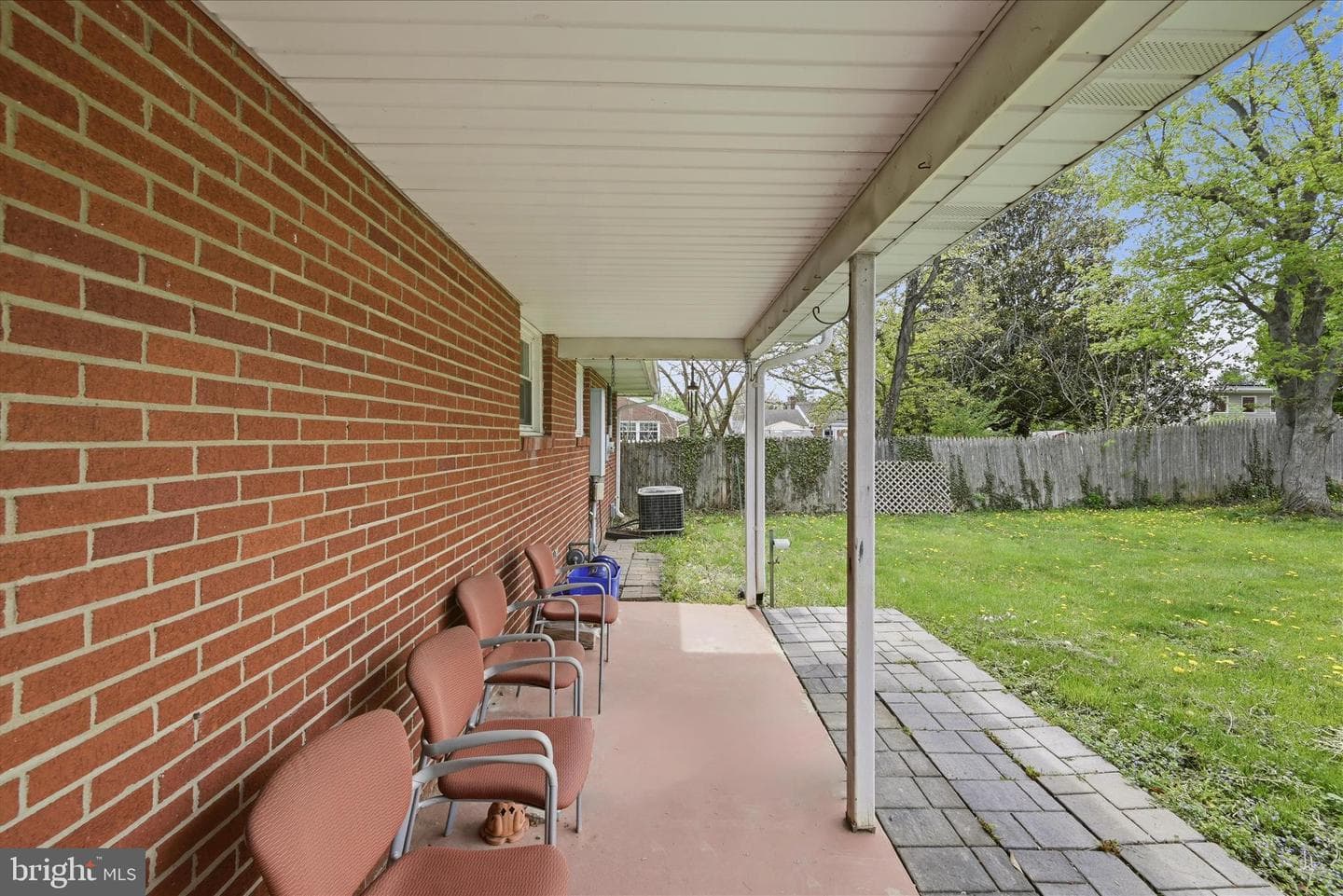 433 Beechcroft Road photo 31