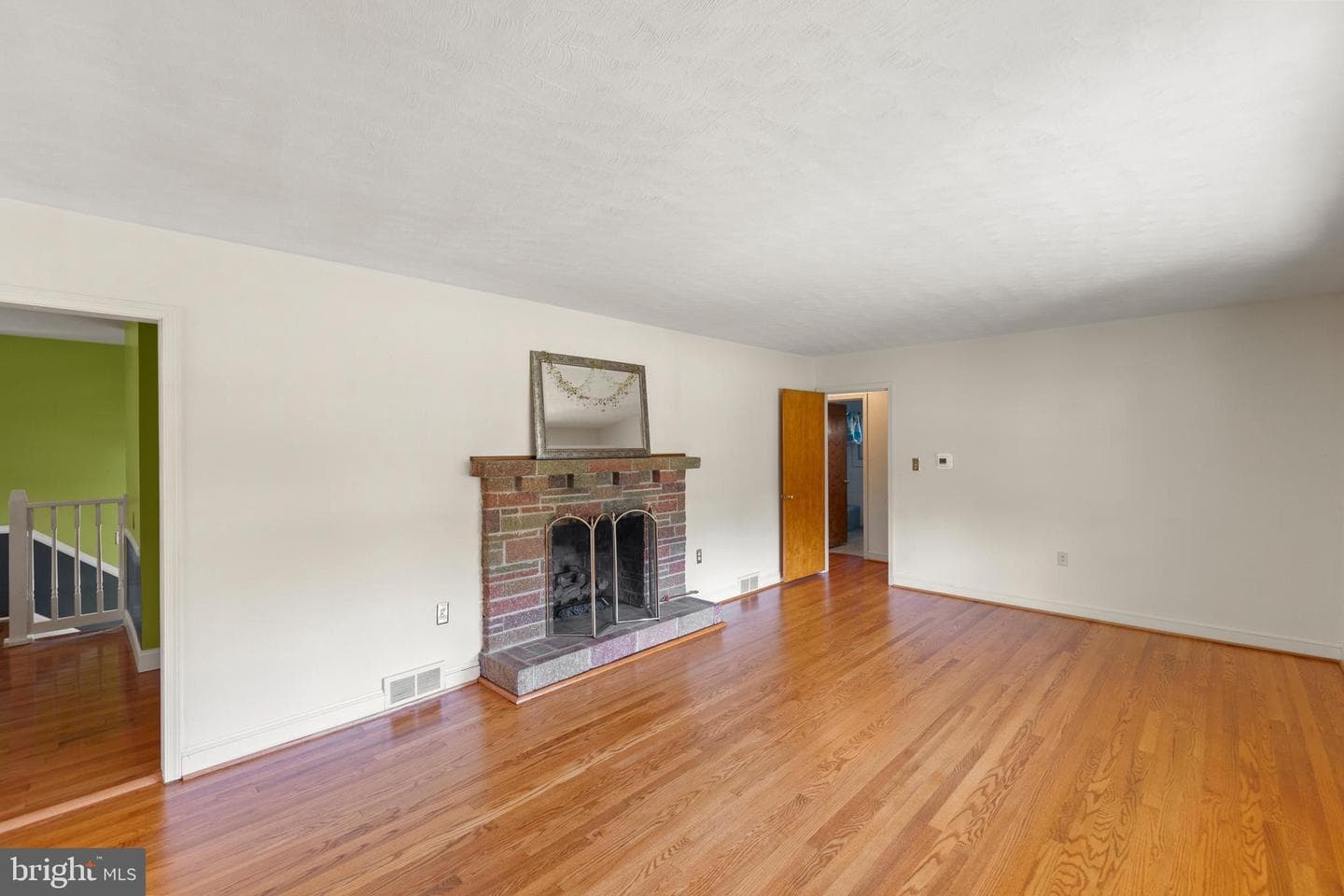 328 Longview Avenue photo 13