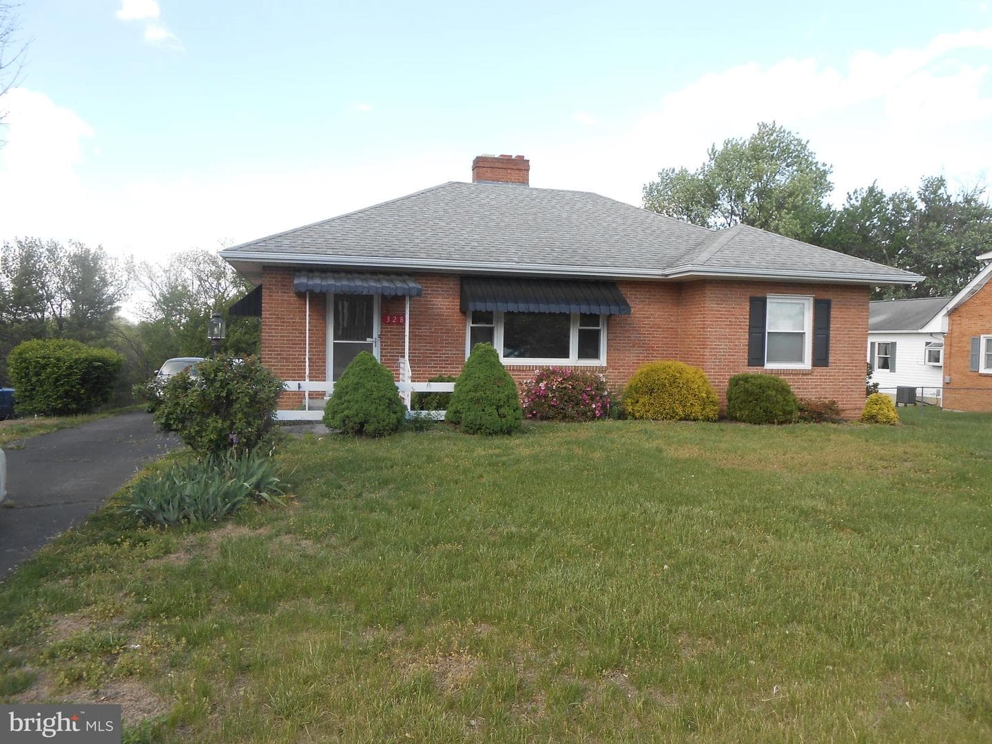 328 Longview Avenue, Winchester