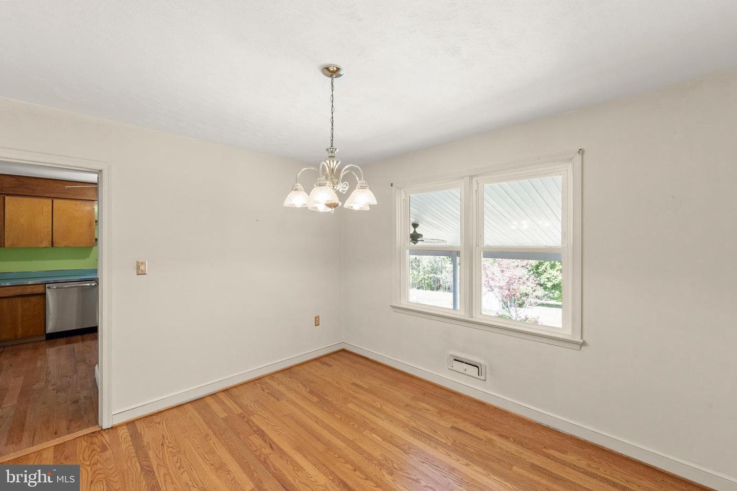 328 Longview Avenue photo 24