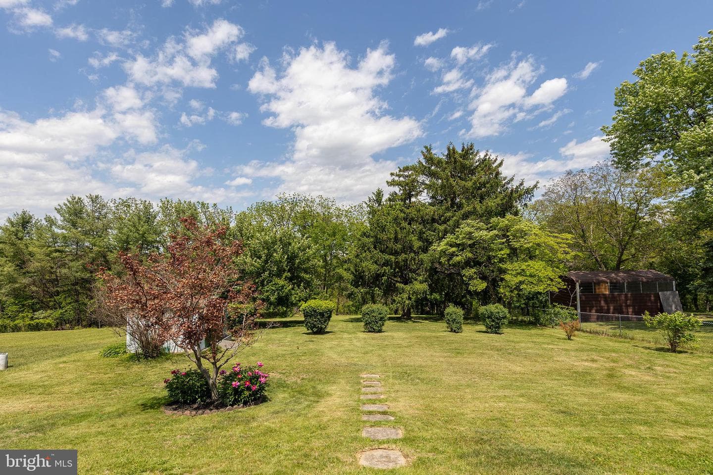 328 Longview Avenue photo 4