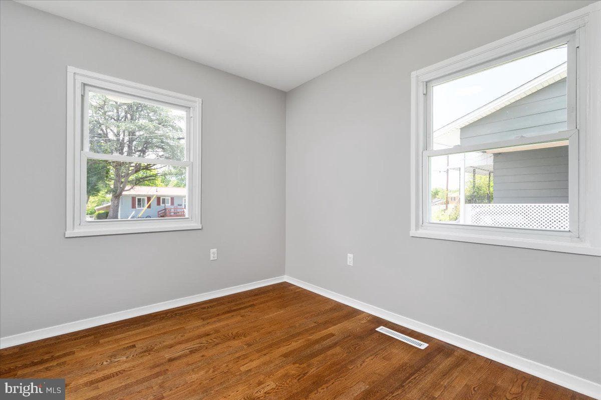 420 E Pall Mall Street photo 16
