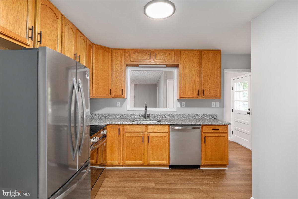 420 E Pall Mall Street photo 8