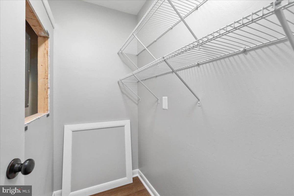 420 E Pall Mall Street photo 9