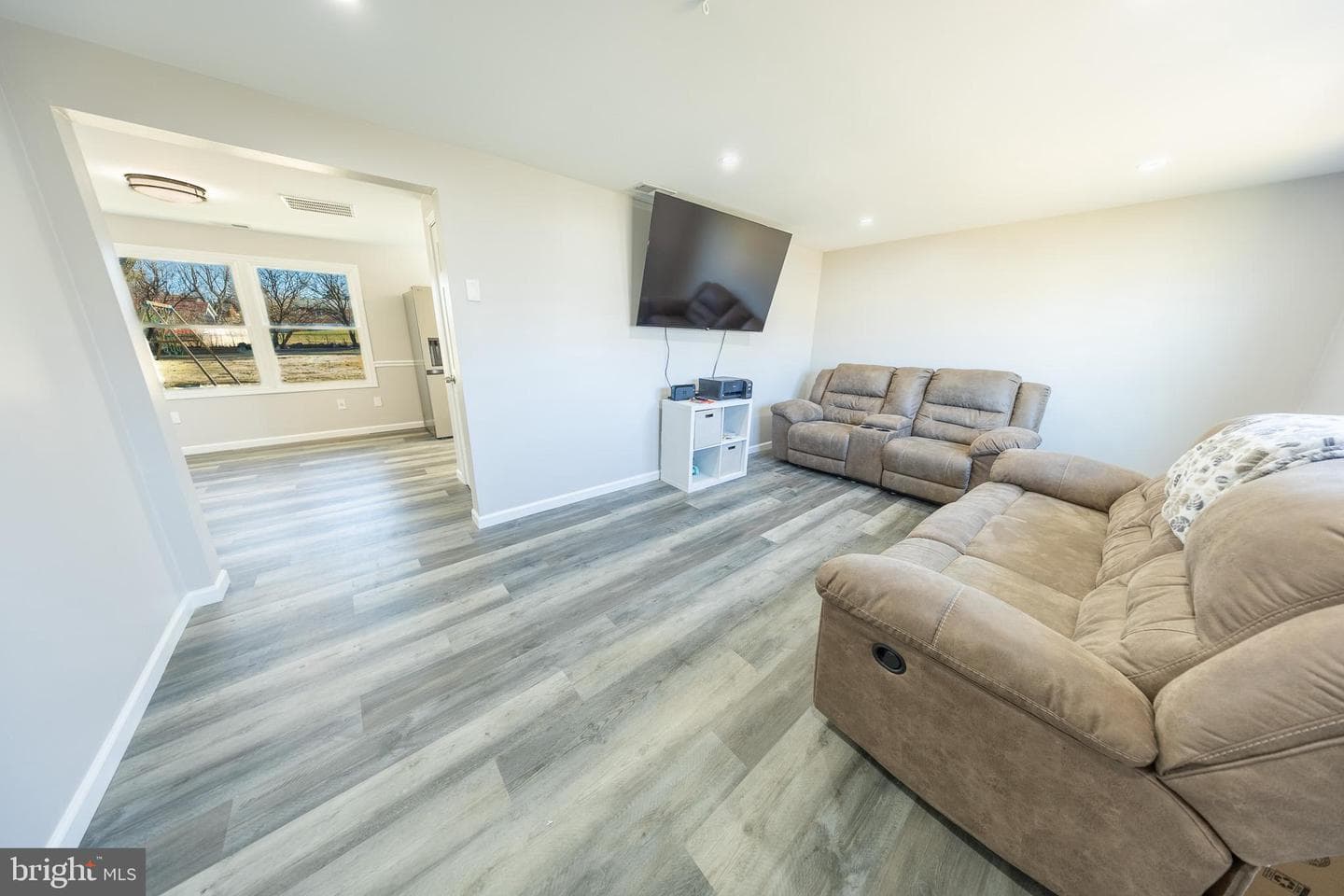 2952 Grace Street photo 4