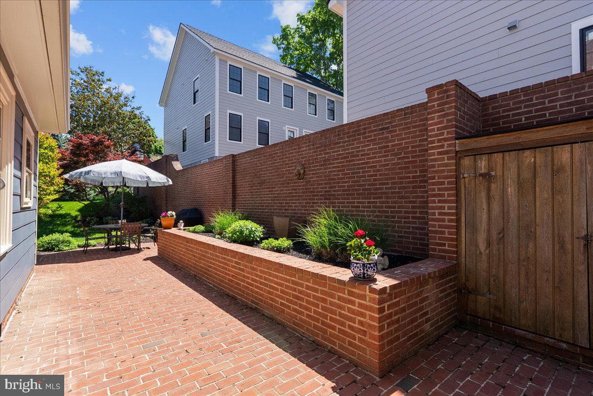 510 S Loudoun Street photo 15