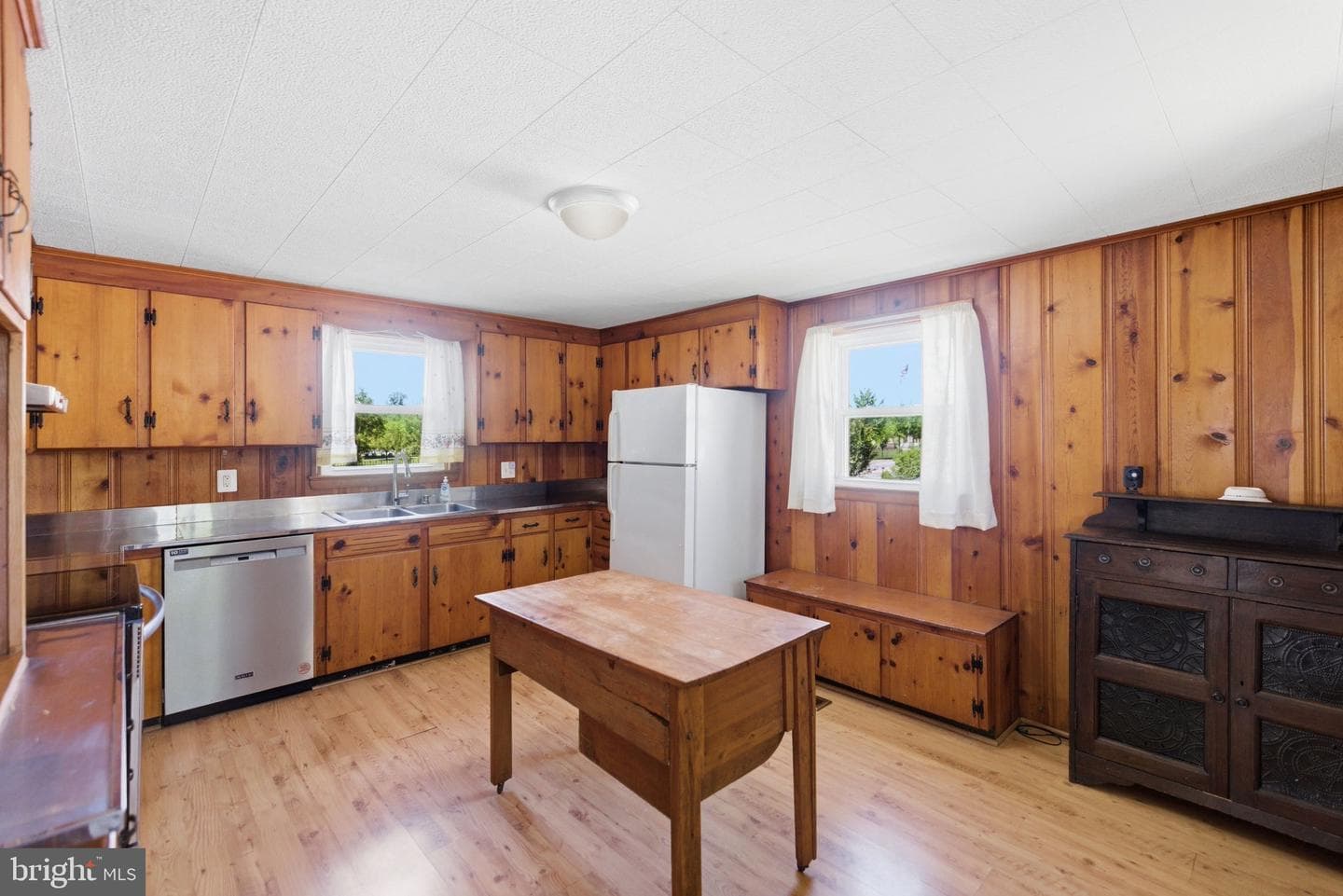 802 E Cork Street photo 22