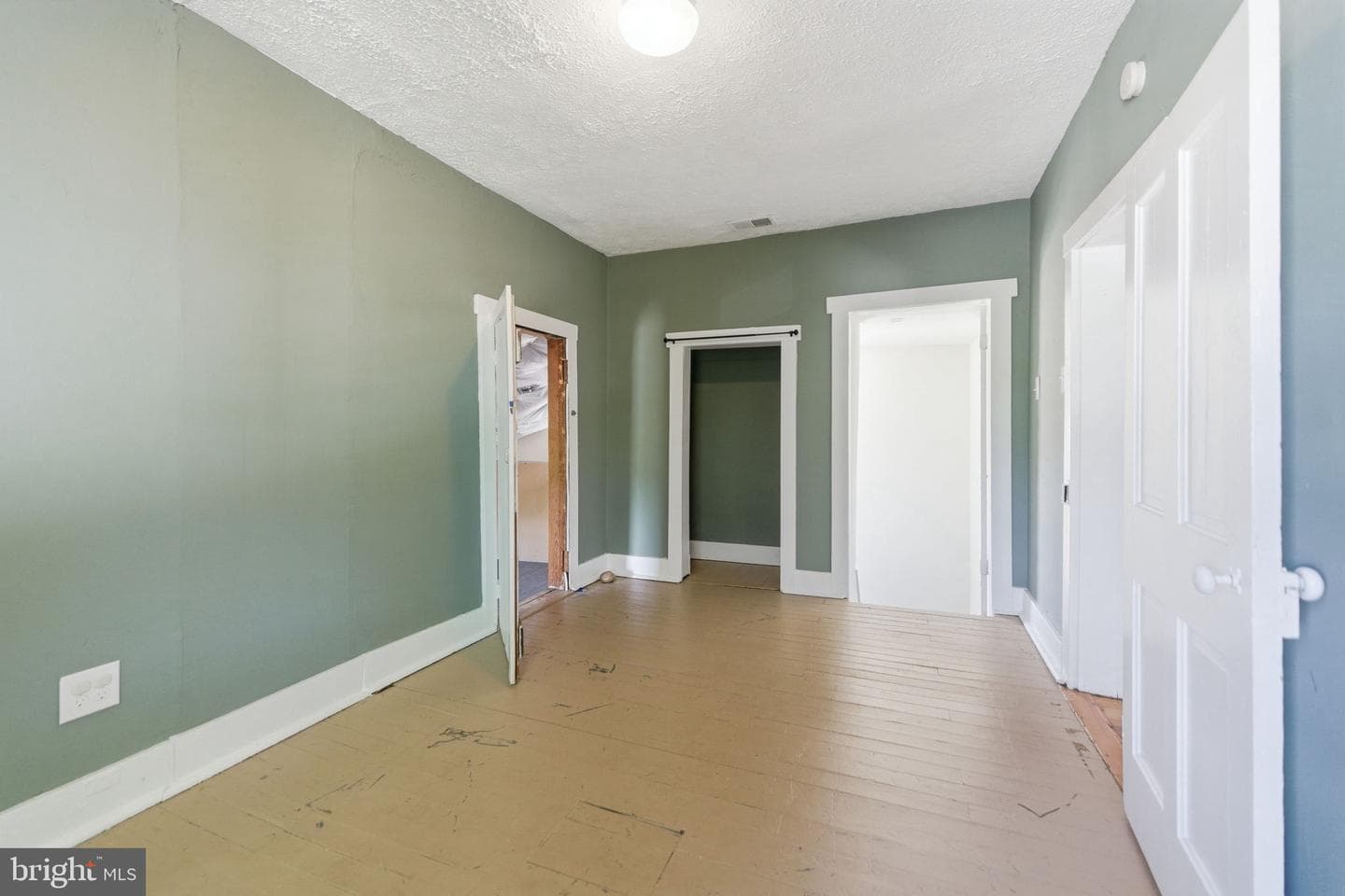 802 E Cork Street photo 40