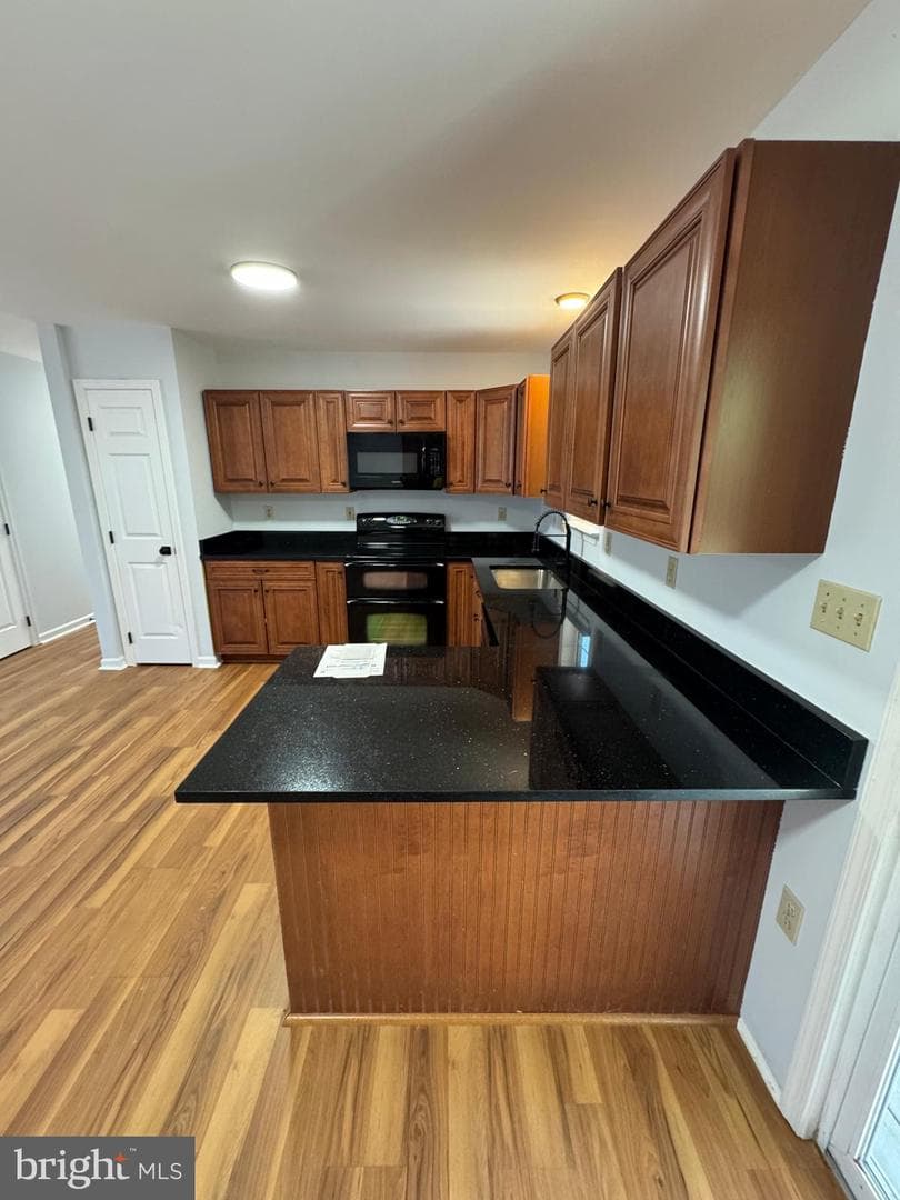 419 Summit Avenue photo 8