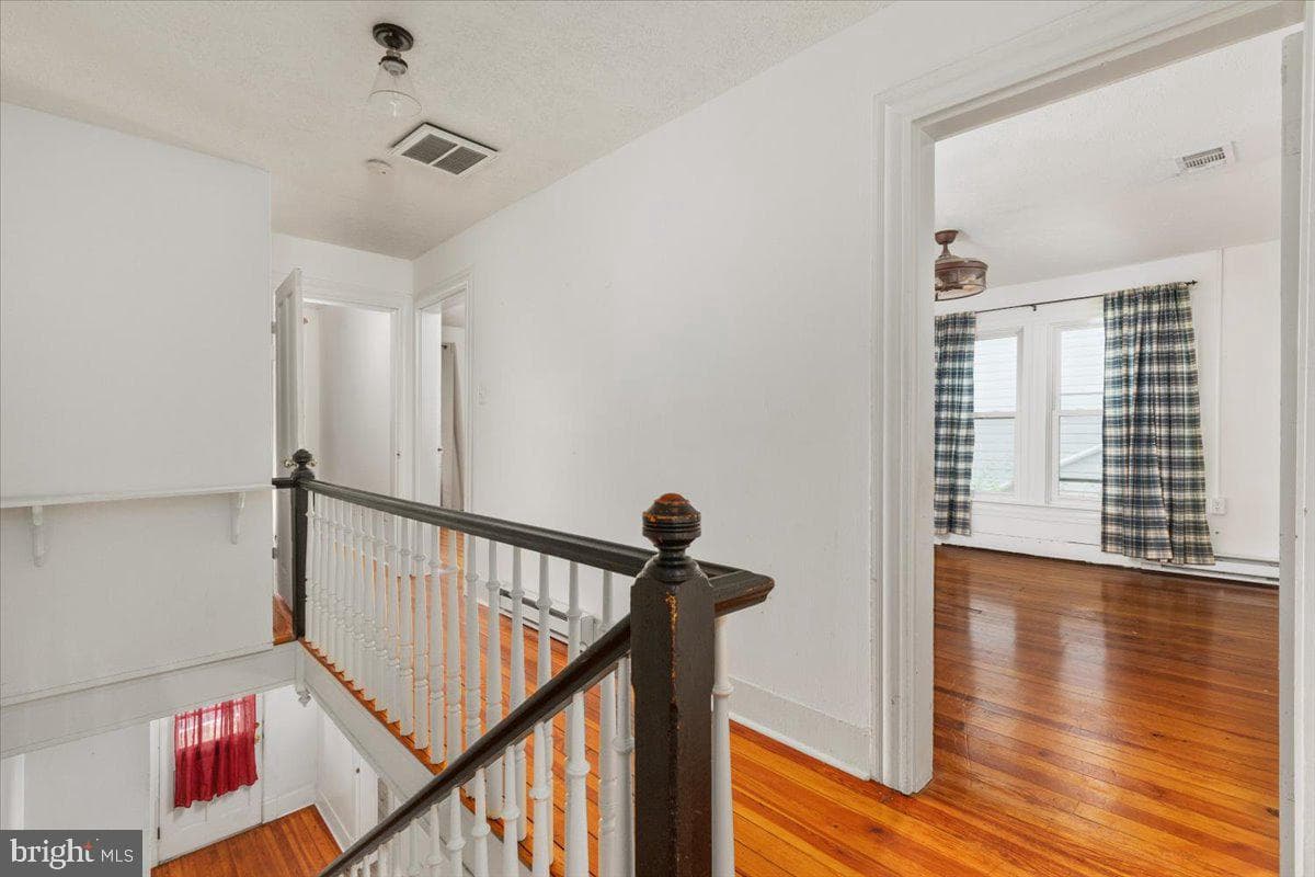 307 E Piccadilly Street photo 20