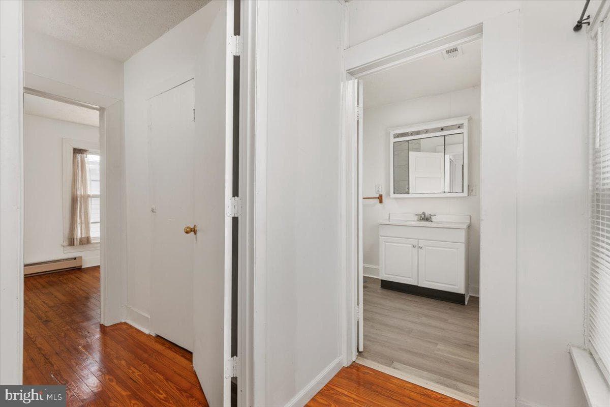 307 E Piccadilly Street photo 22