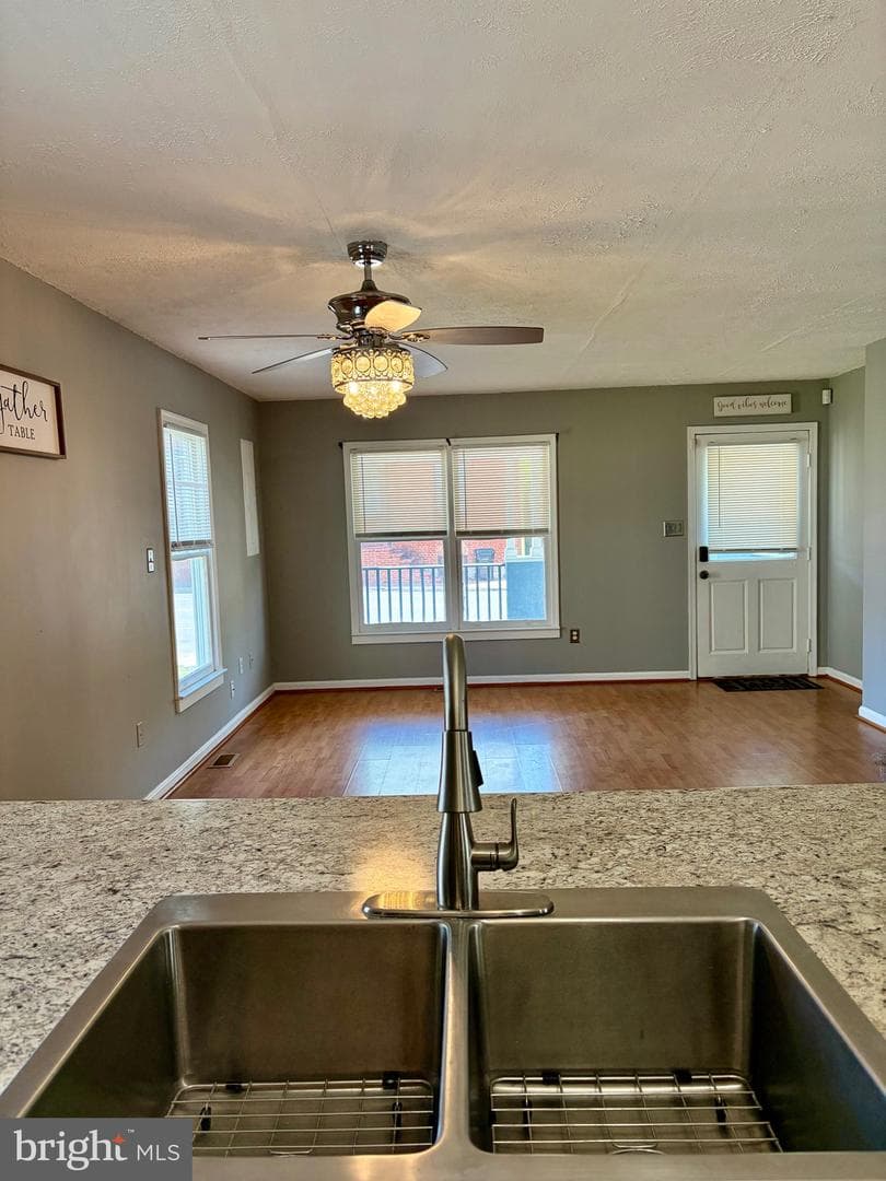 321 N Kent Street photo 5