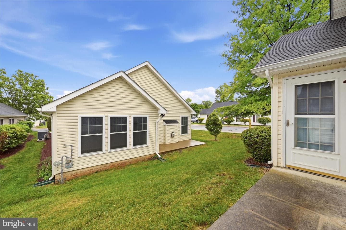 1856 Melvor Lane photo 31