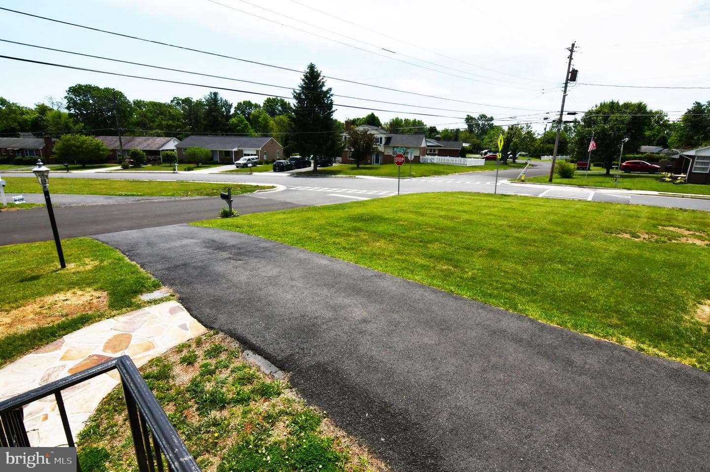 437 Beechcroft Road photo 10