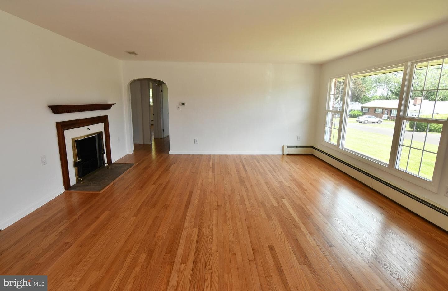 437 Beechcroft Road photo 11