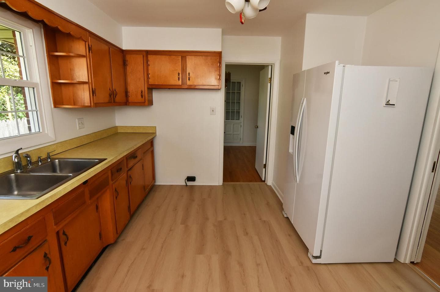 437 Beechcroft Road photo 19