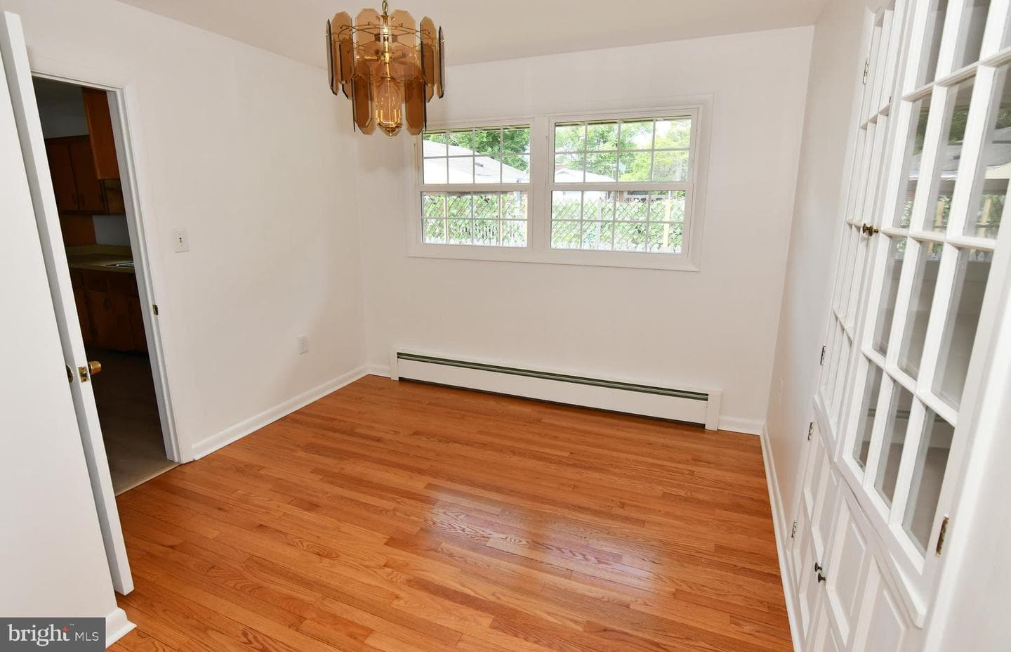 437 Beechcroft Road photo 21