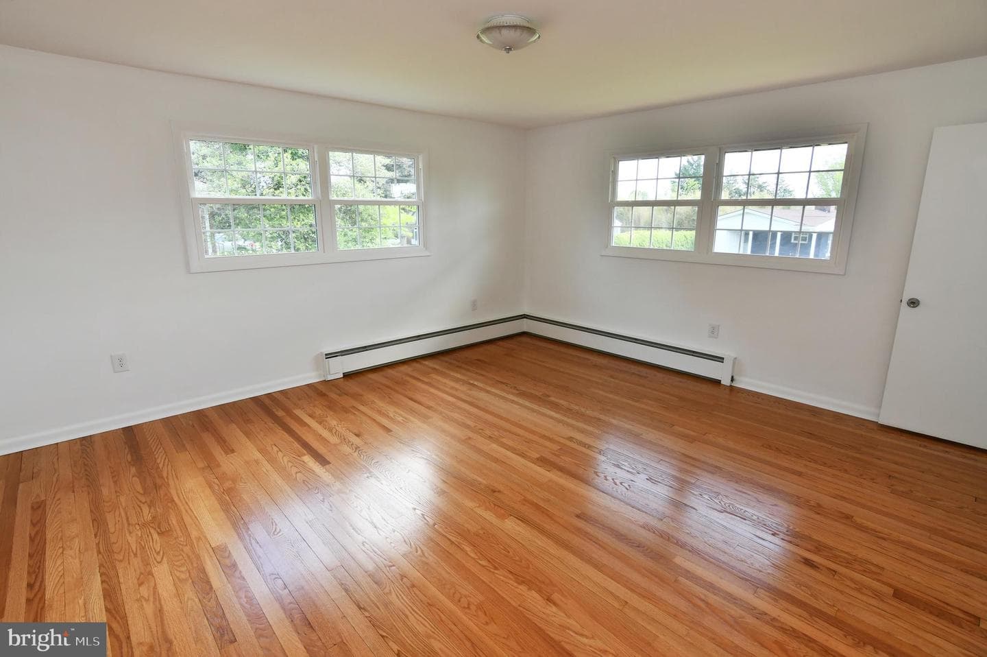 437 Beechcroft Road photo 23