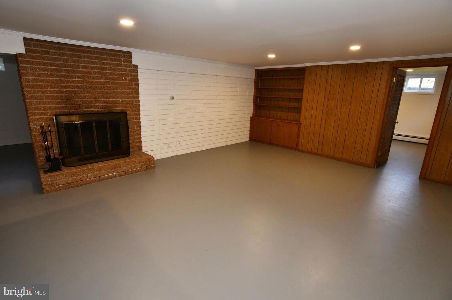 437 Beechcroft Road photo 36