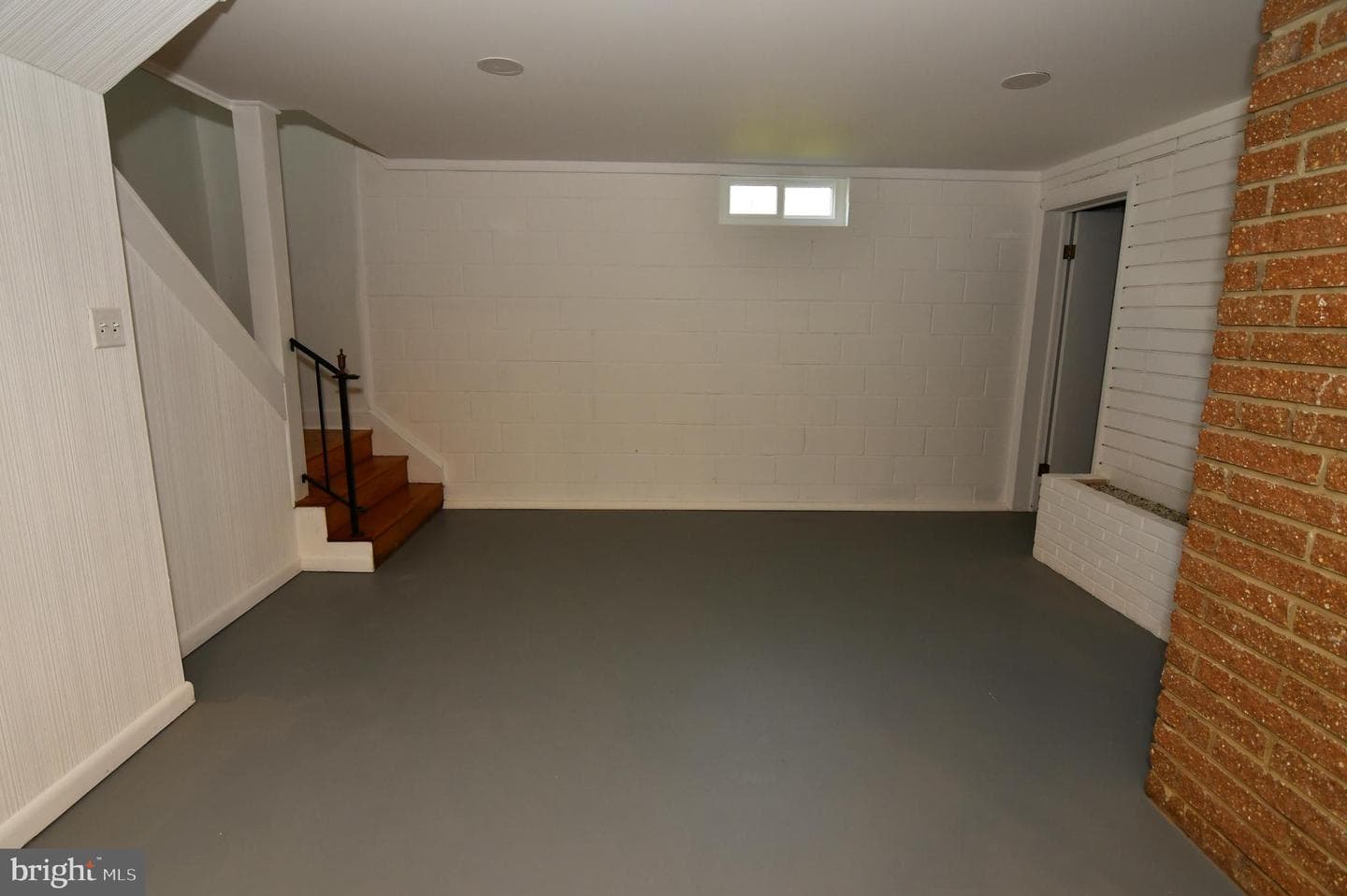 437 Beechcroft Road photo 42