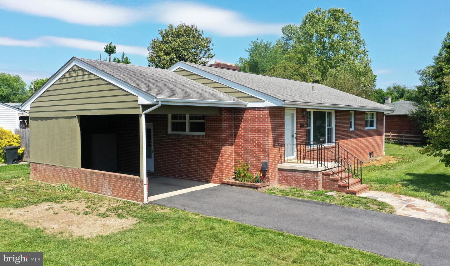 437 Beechcroft Road photo 46