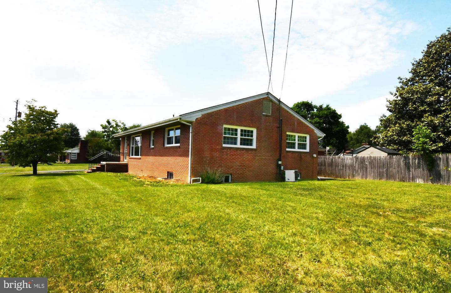 437 Beechcroft Road photo 5