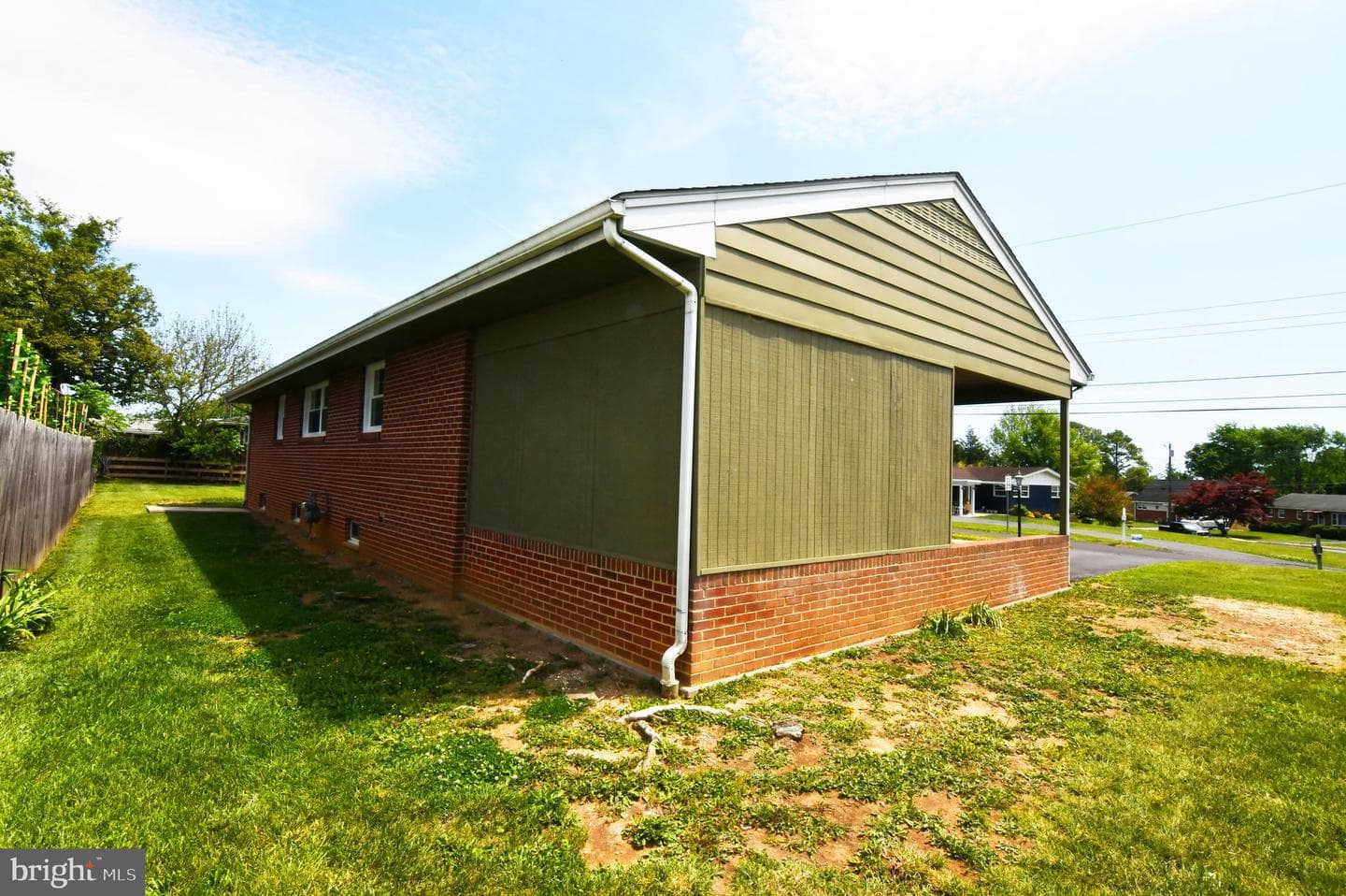 437 Beechcroft Road photo 50