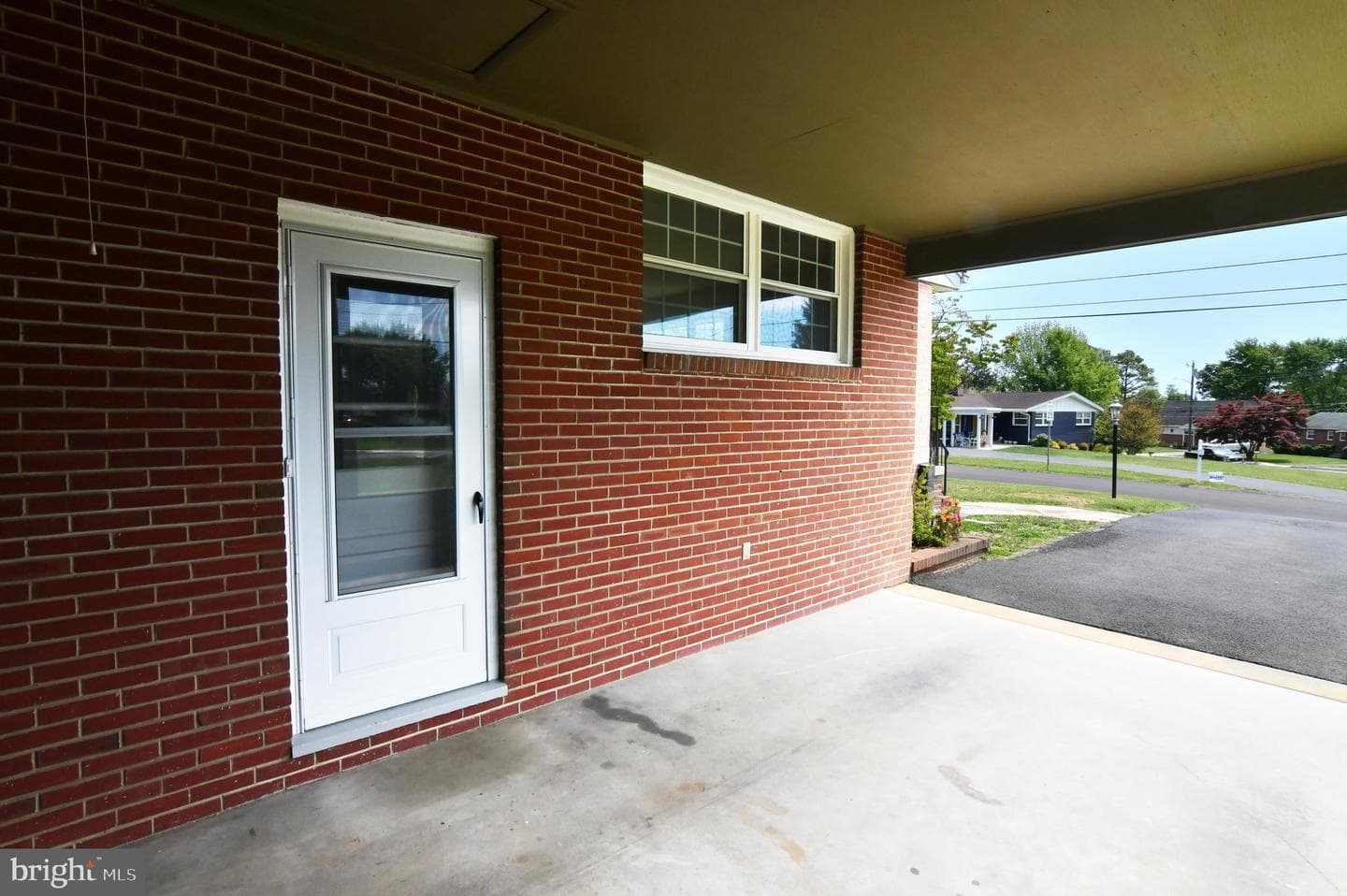 437 Beechcroft Road photo 51