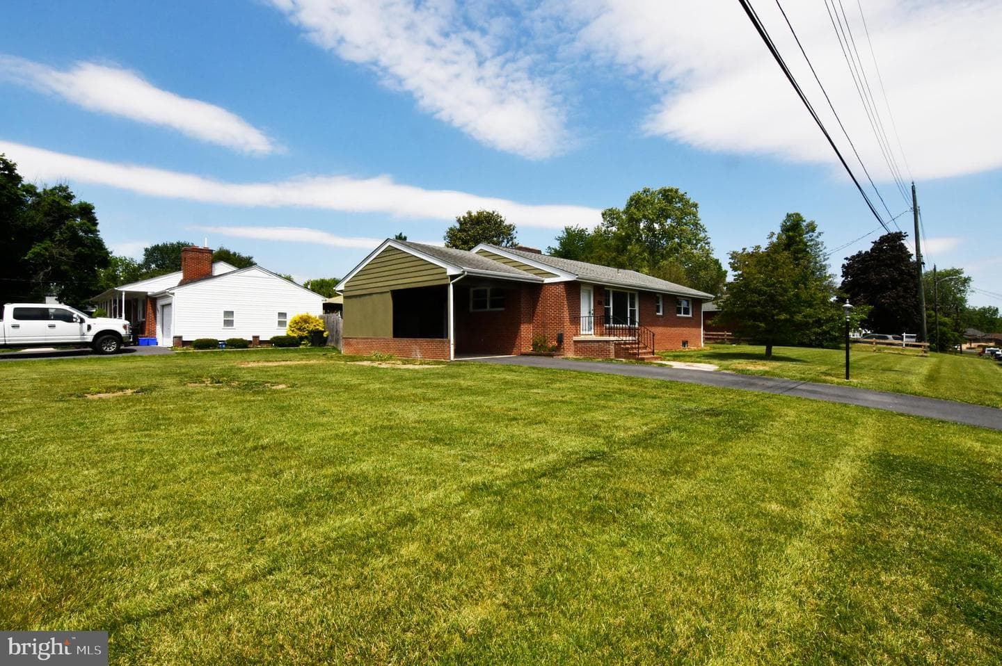 437 Beechcroft Road photo 7