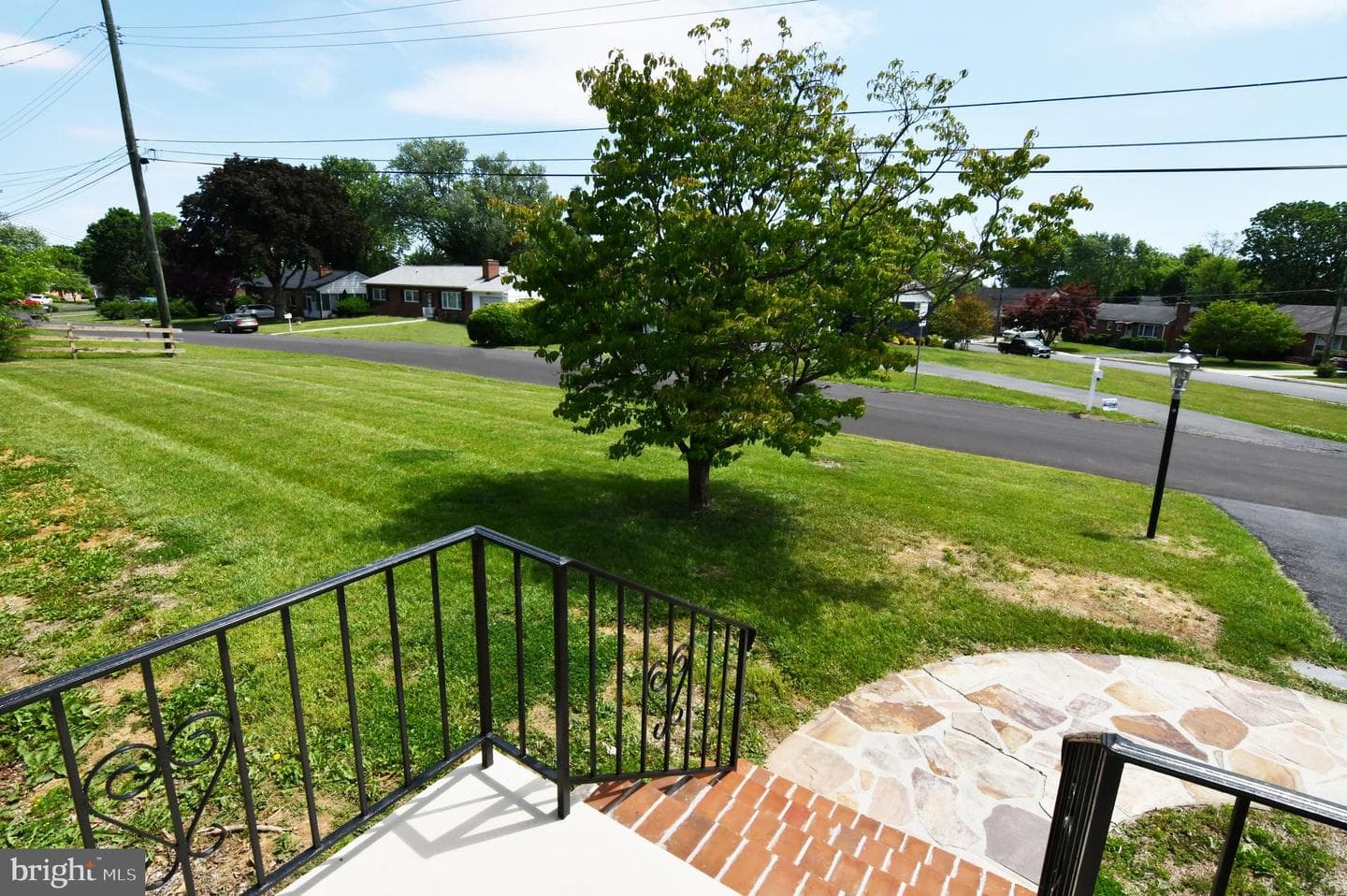 437 Beechcroft Road photo 9