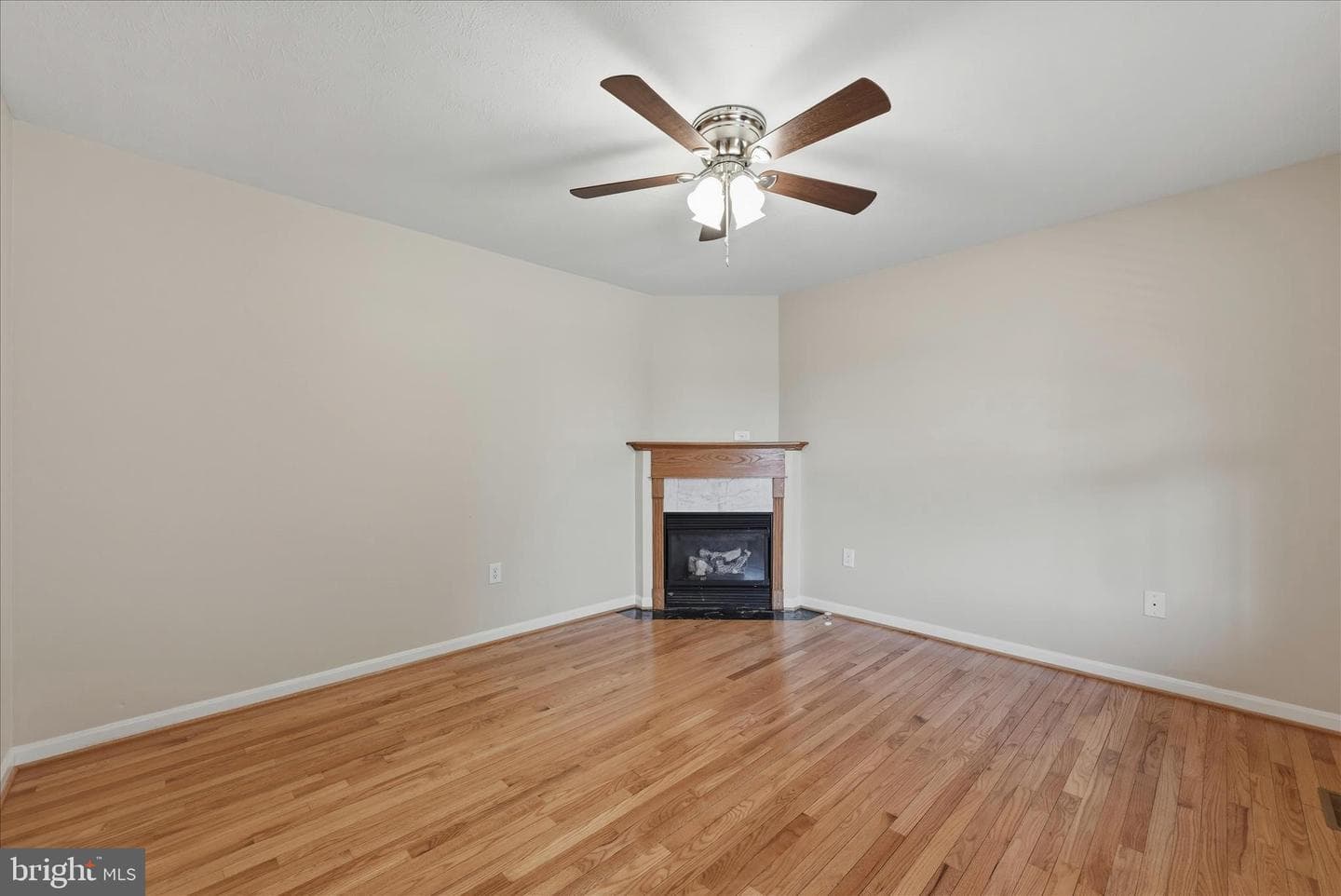 620 Crystal Court photo 5