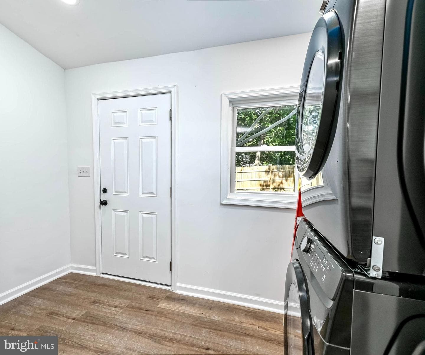 317 Fairview Ave photo 11