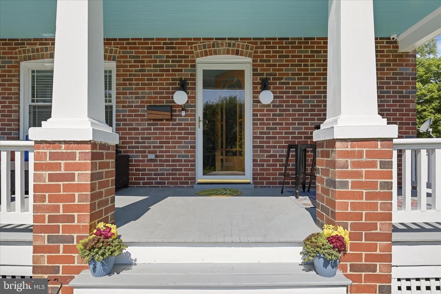 1423 Greystone Ter photo 2