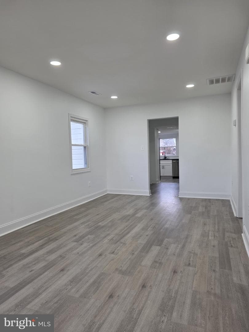580 York Avenue photo 3